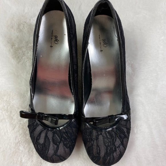 SO Wear It Declare It Lace Patent Bow Mary Jane Goth Pumps, size 8 M - Picture 13 of 14